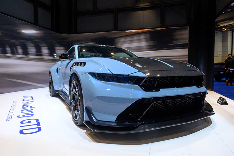 2025 Mustang Vs. 2025 Camaro: Which Muscle Car Reigns Supreme?