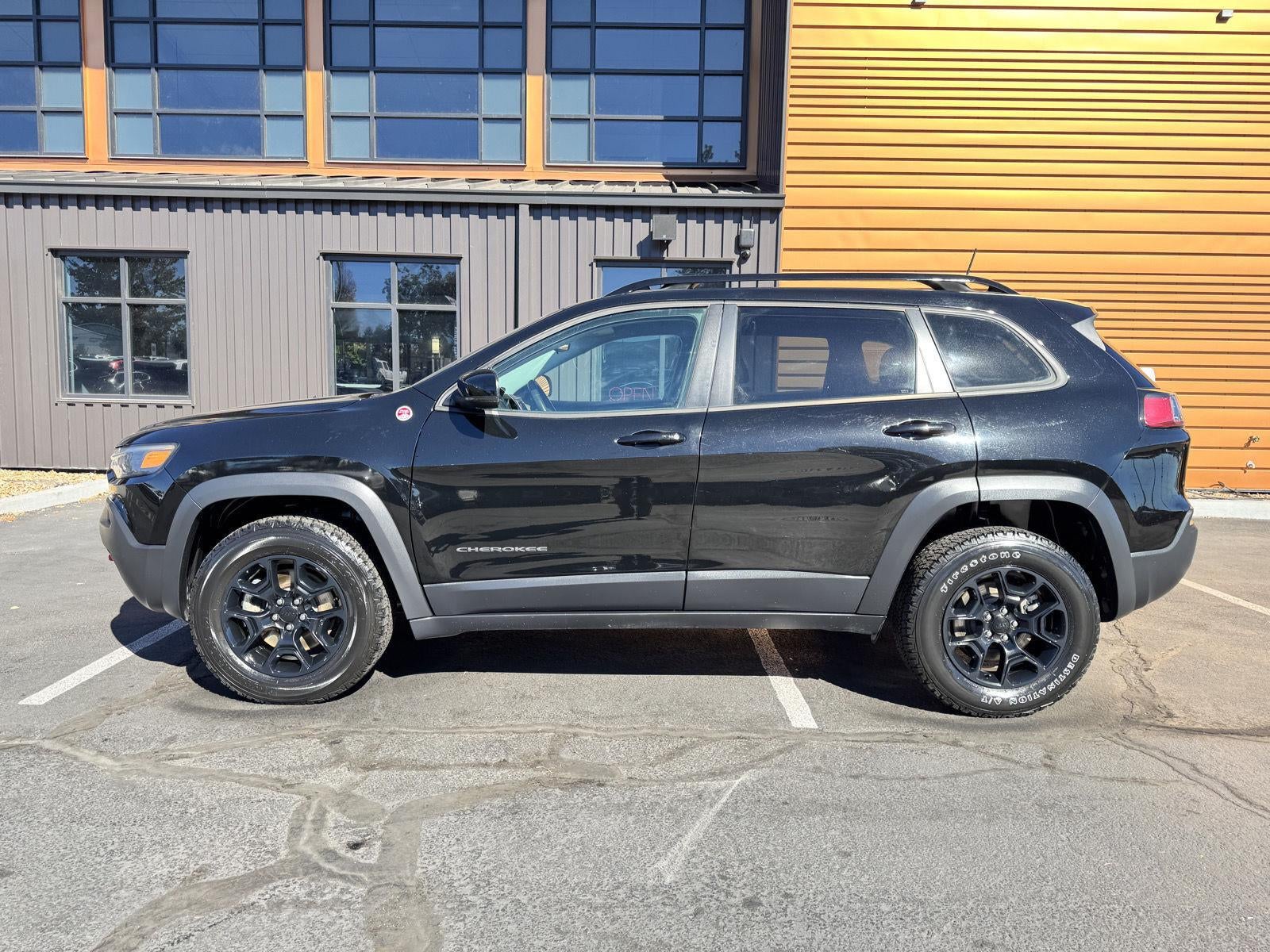 2022 Jeep Cherokee Trailhawk