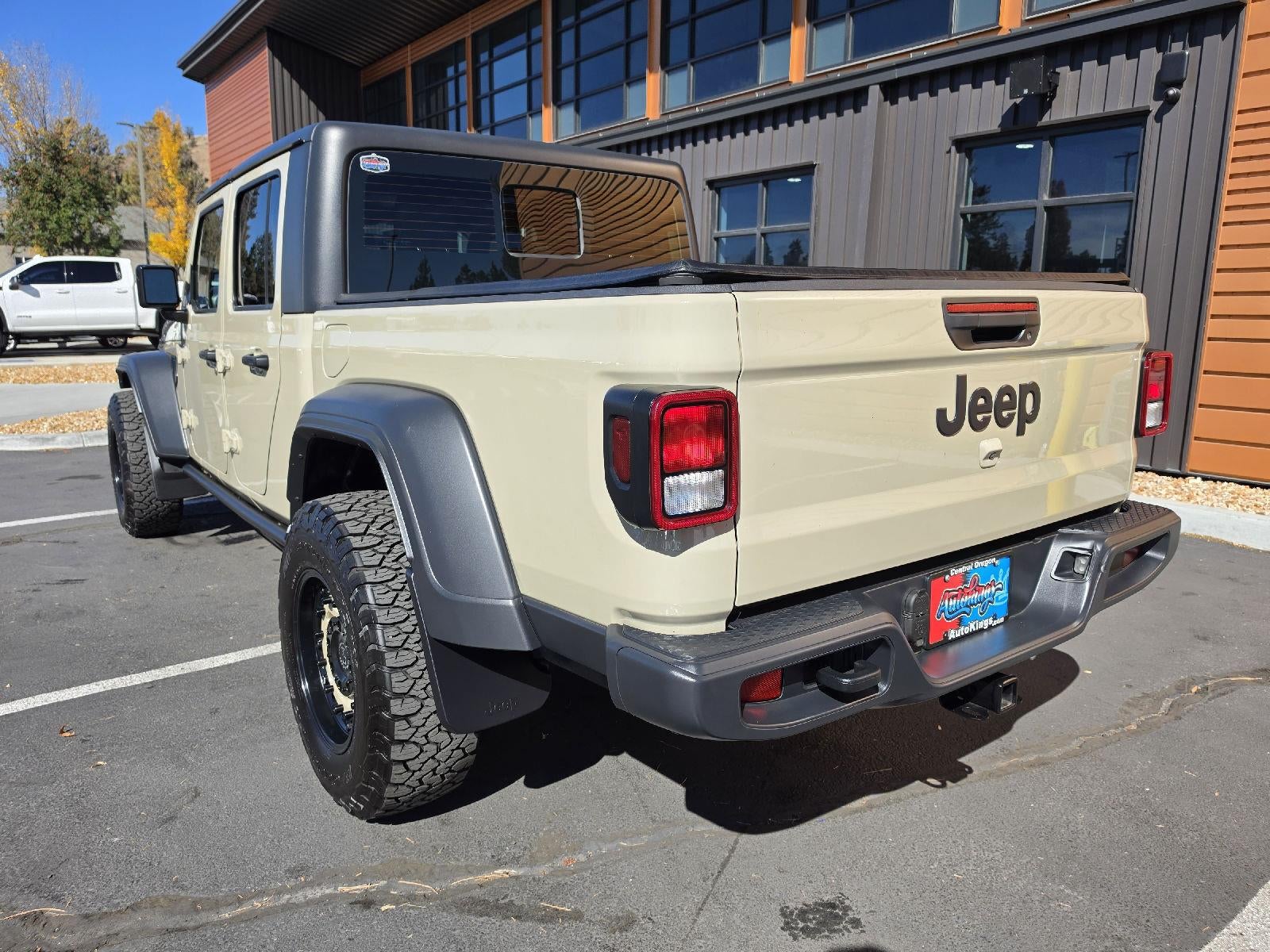 2020 Jeep Gladiator Sport Pickup 4D 5 ft