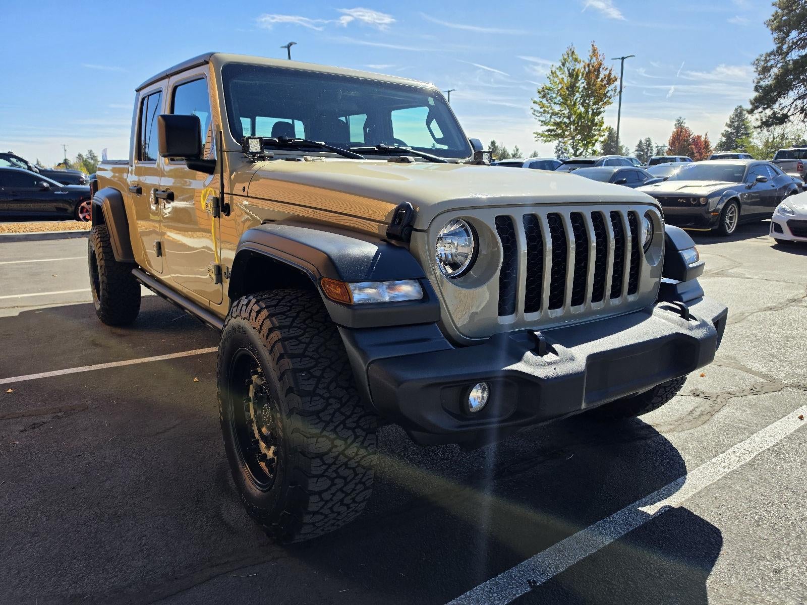 2020 Jeep Gladiator Sport Pickup 4D 5 ft