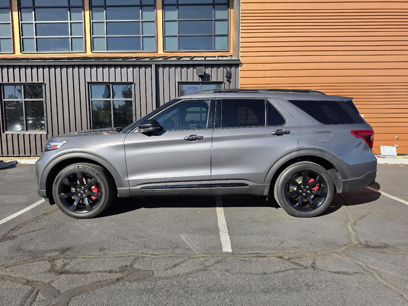 2021 Ford Explorer ST