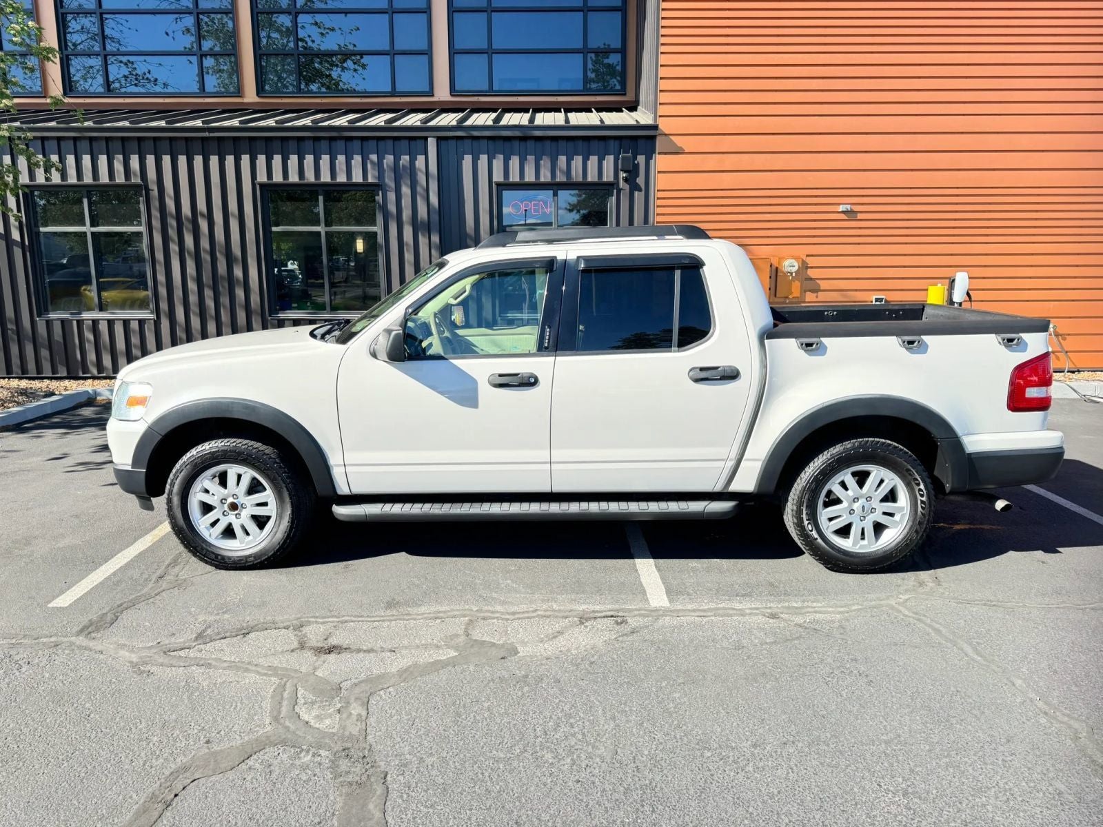 2010 Ford Explorer Sport Trac XLT