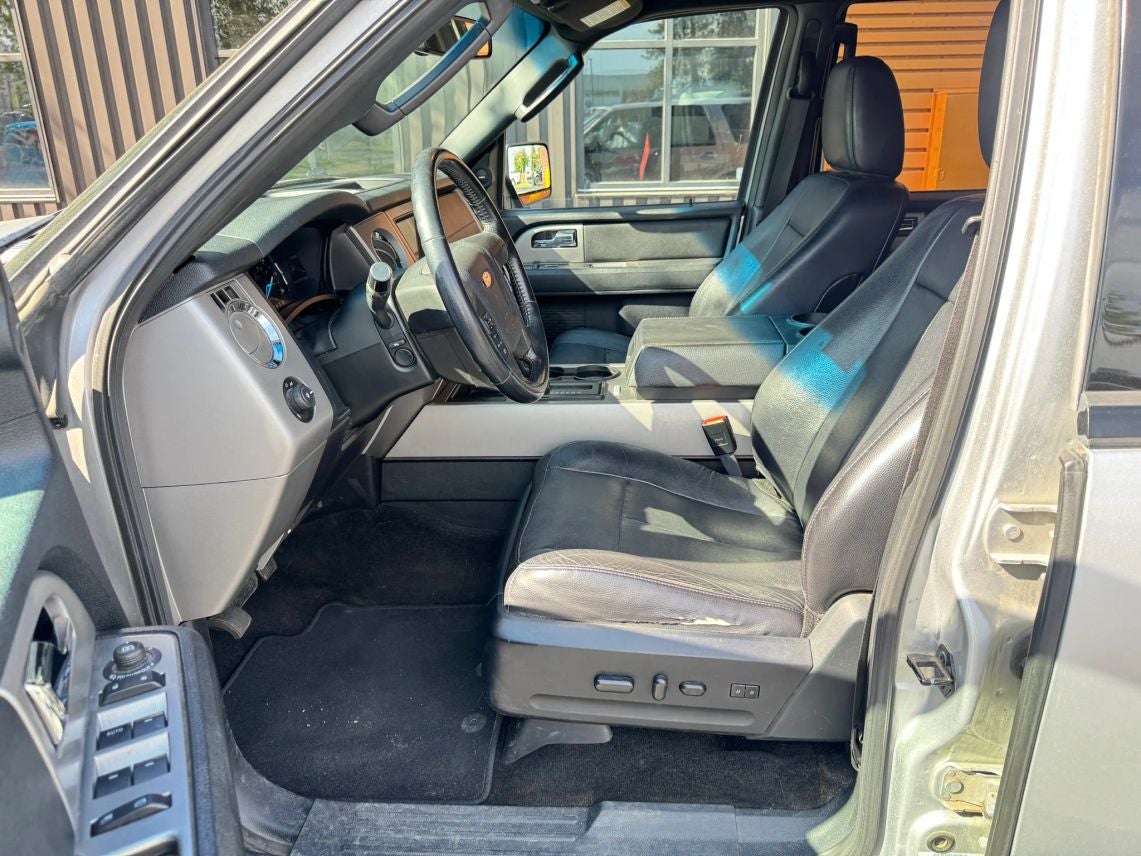 2016 Ford Expedition XLT Sport Utility 4D