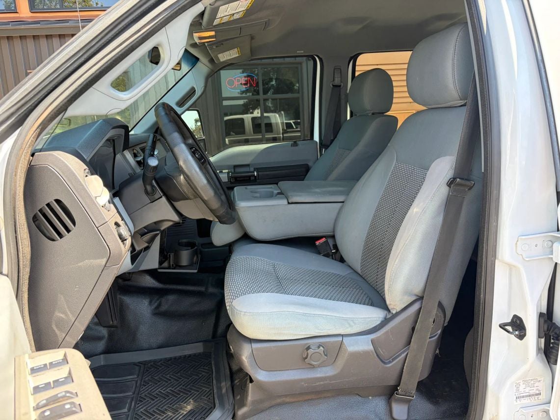 2015 Ford F350 Super Duty Crew Cab XLT Pickup 4D 8 ft