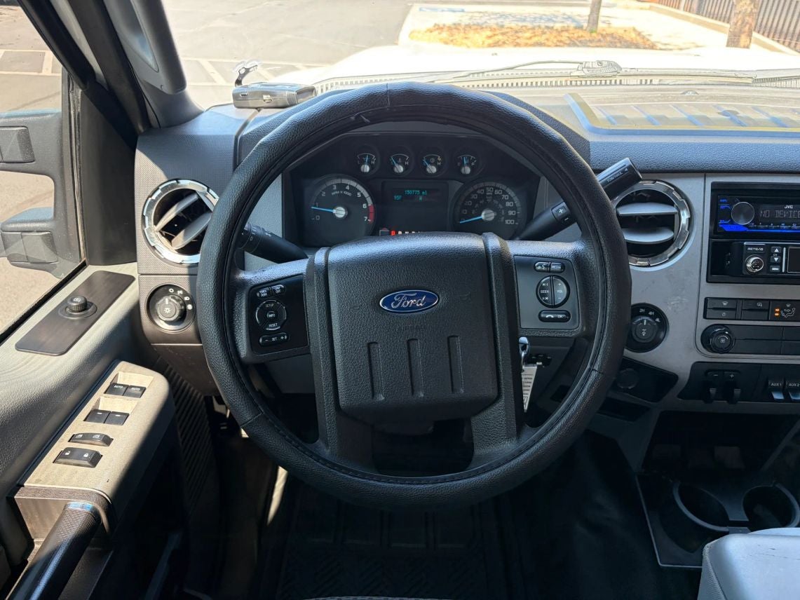 2015 Ford F350 Super Duty Crew Cab XLT Pickup 4D 8 ft