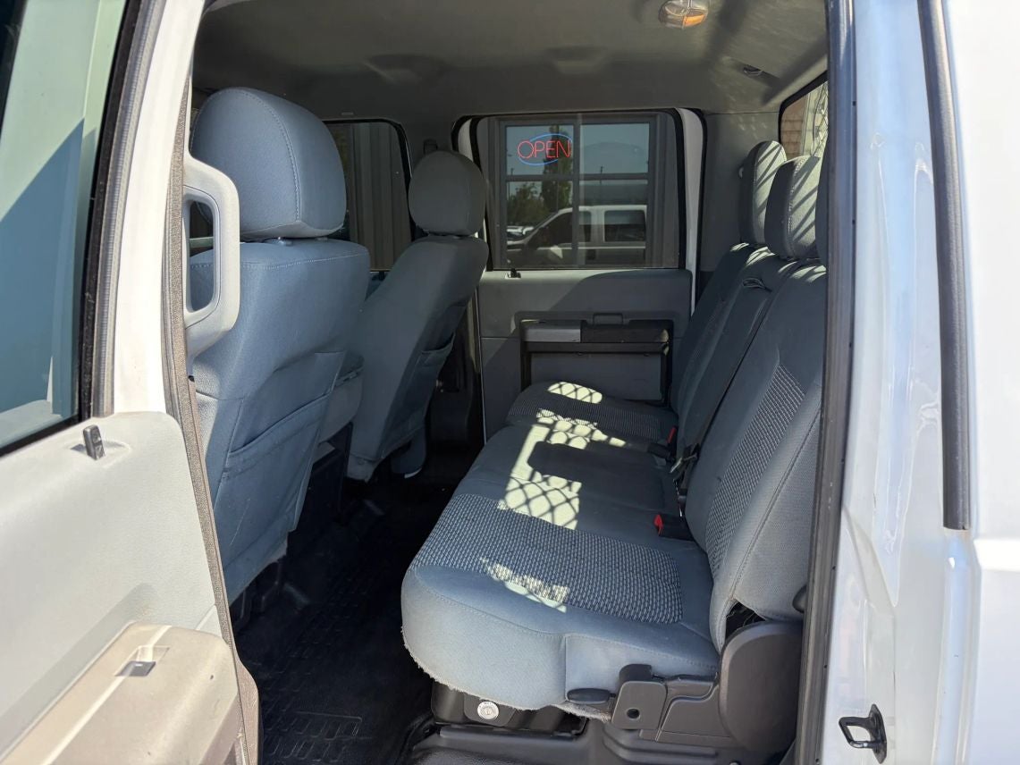 2015 Ford F350 Super Duty Crew Cab XLT Pickup 4D 8 ft