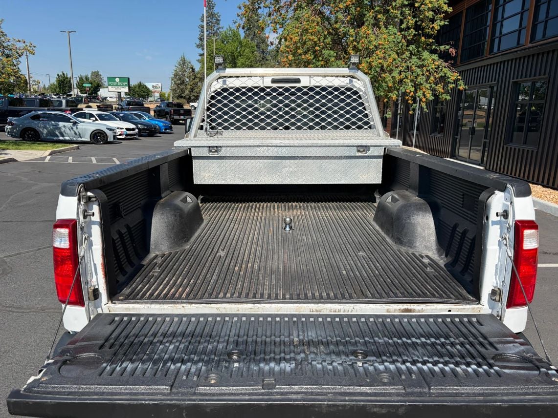 2015 Ford F350 Super Duty Crew Cab XLT Pickup 4D 8 ft