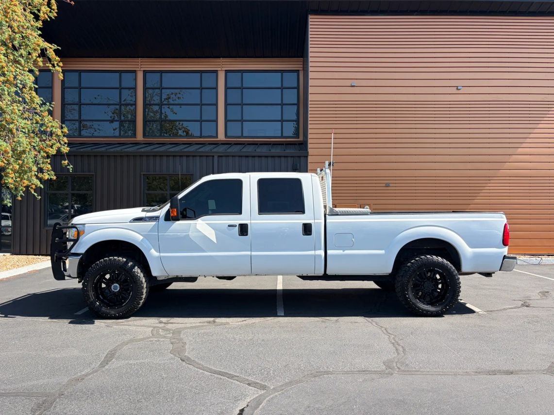 2015 Ford F350 Super Duty Crew Cab XLT Pickup 4D 8 ft
