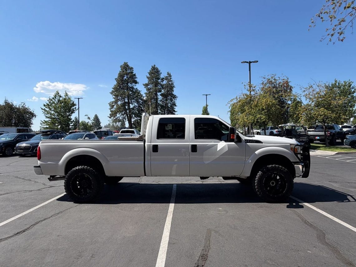 2015 Ford F350 Super Duty Crew Cab XLT Pickup 4D 8 ft