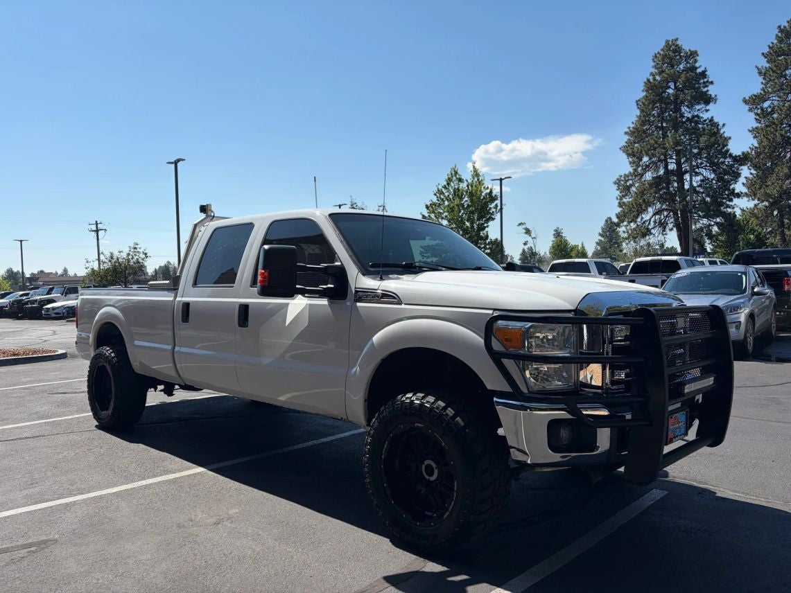2015 Ford F350 Super Duty Crew Cab XLT Pickup 4D 8 ft