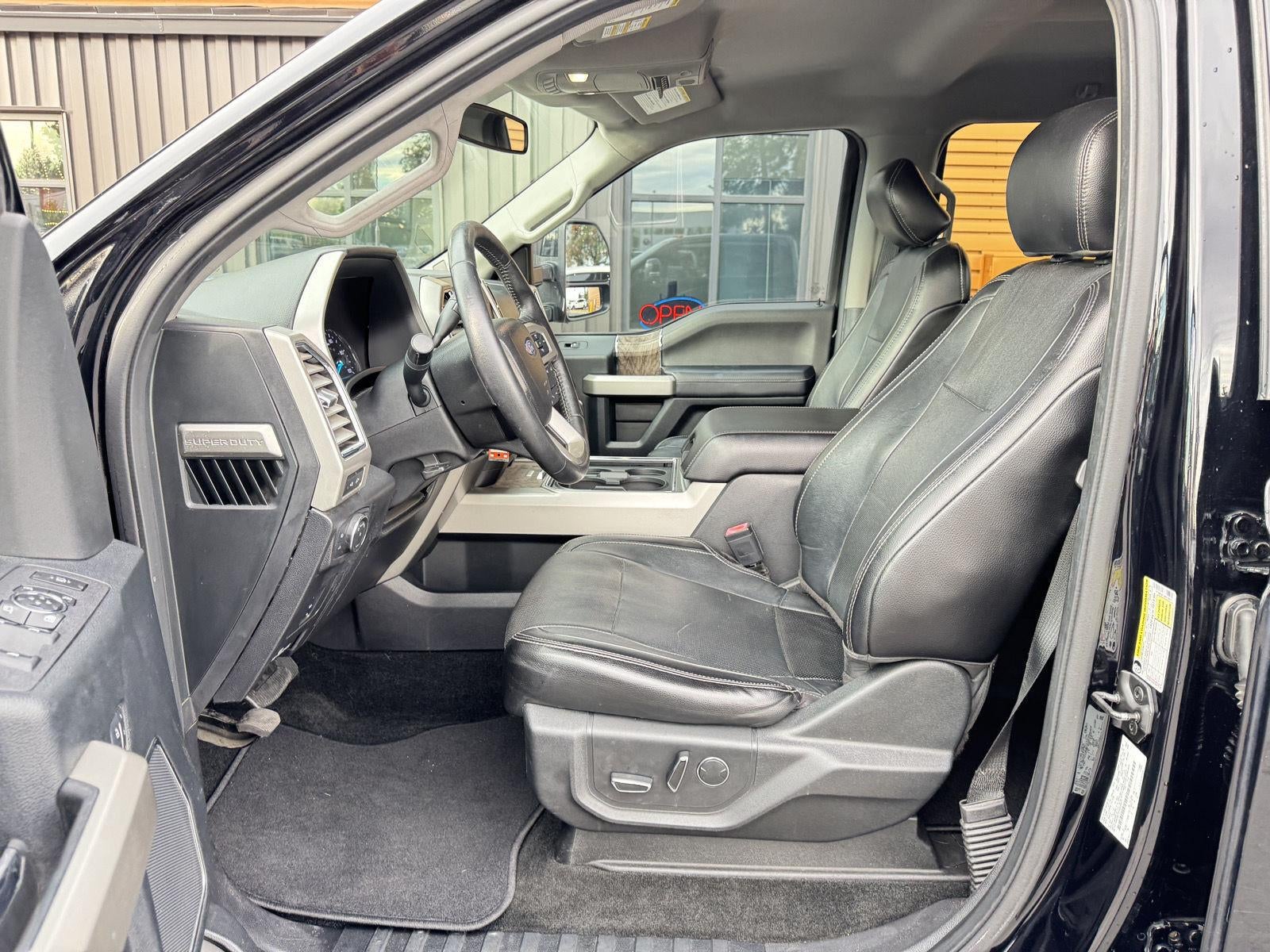 2017 Ford Super Duty F-350 Lariat
