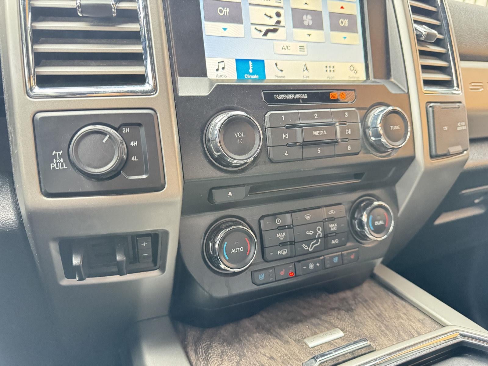 2017 Ford Super Duty F-350 Lariat