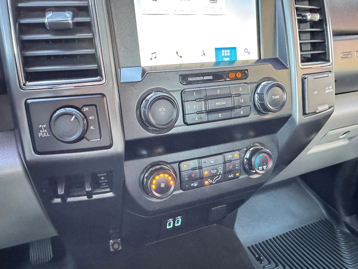2019 Ford F350 Super Duty Crew Cab XLT Pickup 4D 6 3/4 ft