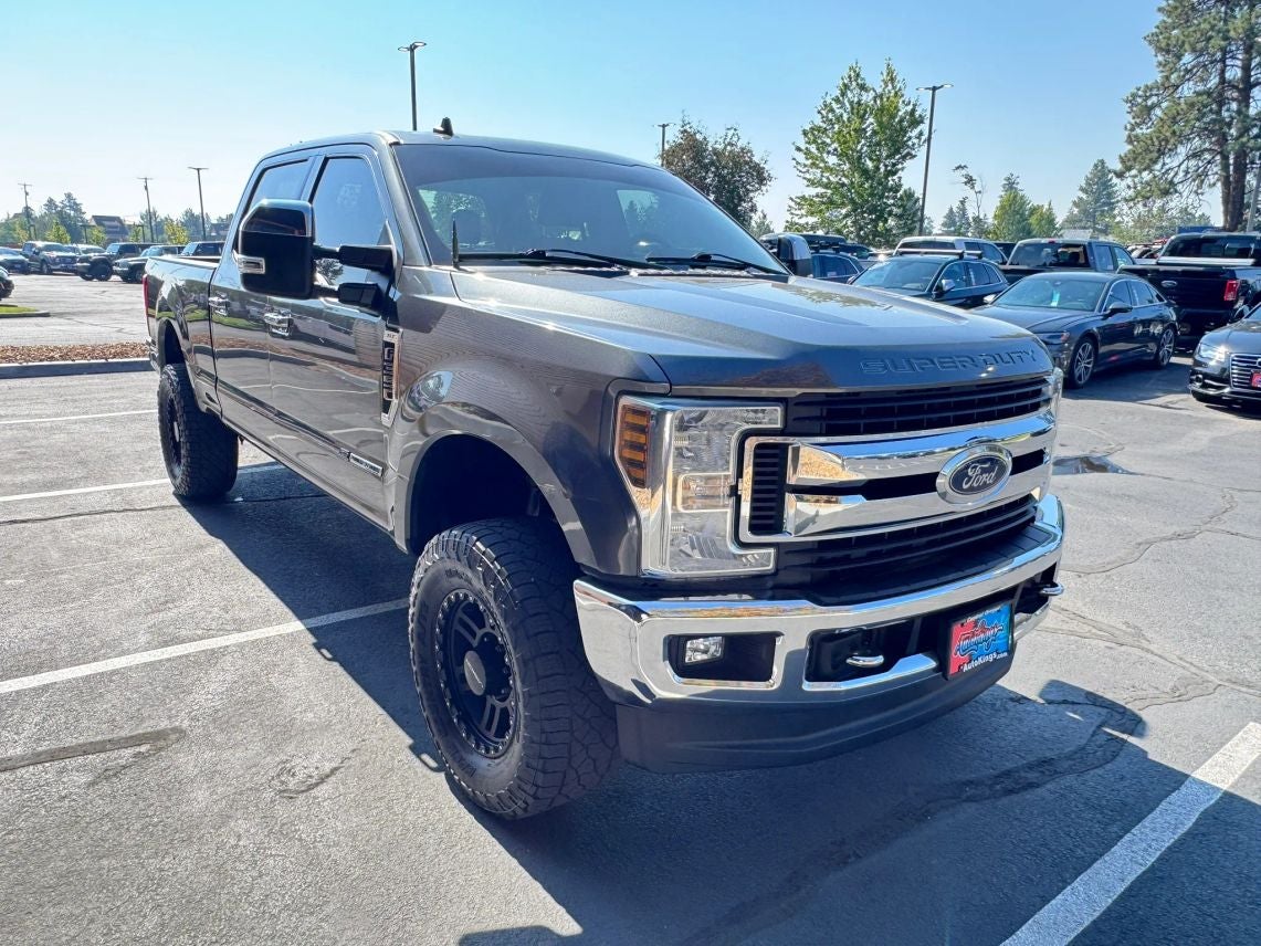 2019 Ford F350 Super Duty Crew Cab XLT Pickup 4D 6 3/4 ft