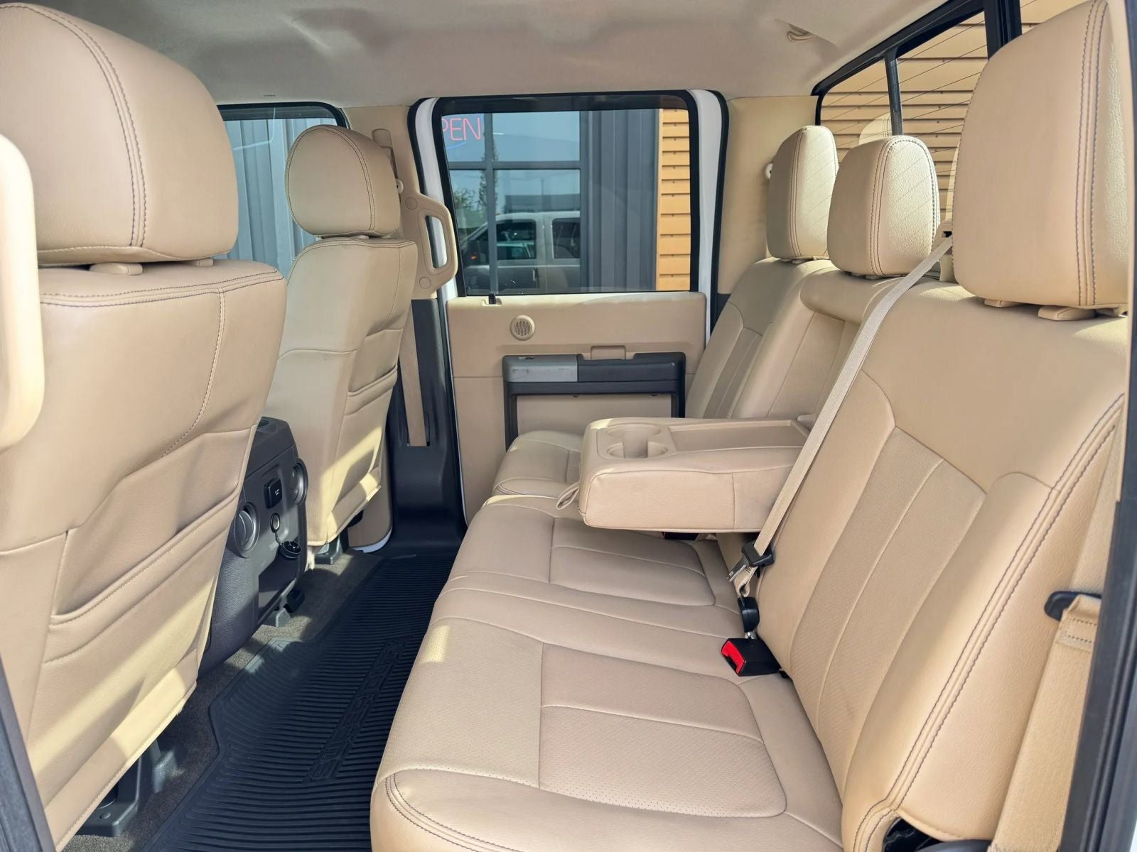 2016 Ford F-350SD Lariat DRW
