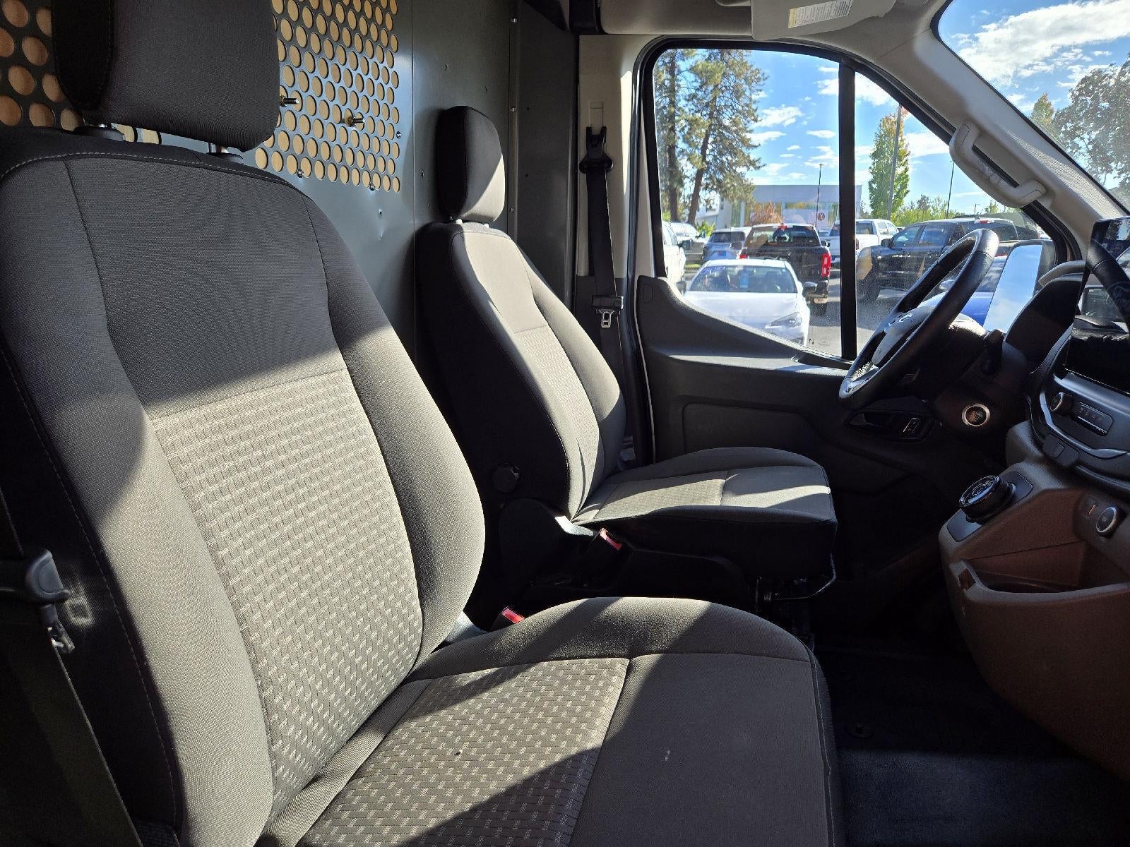 2022 Ford E-Transit 350