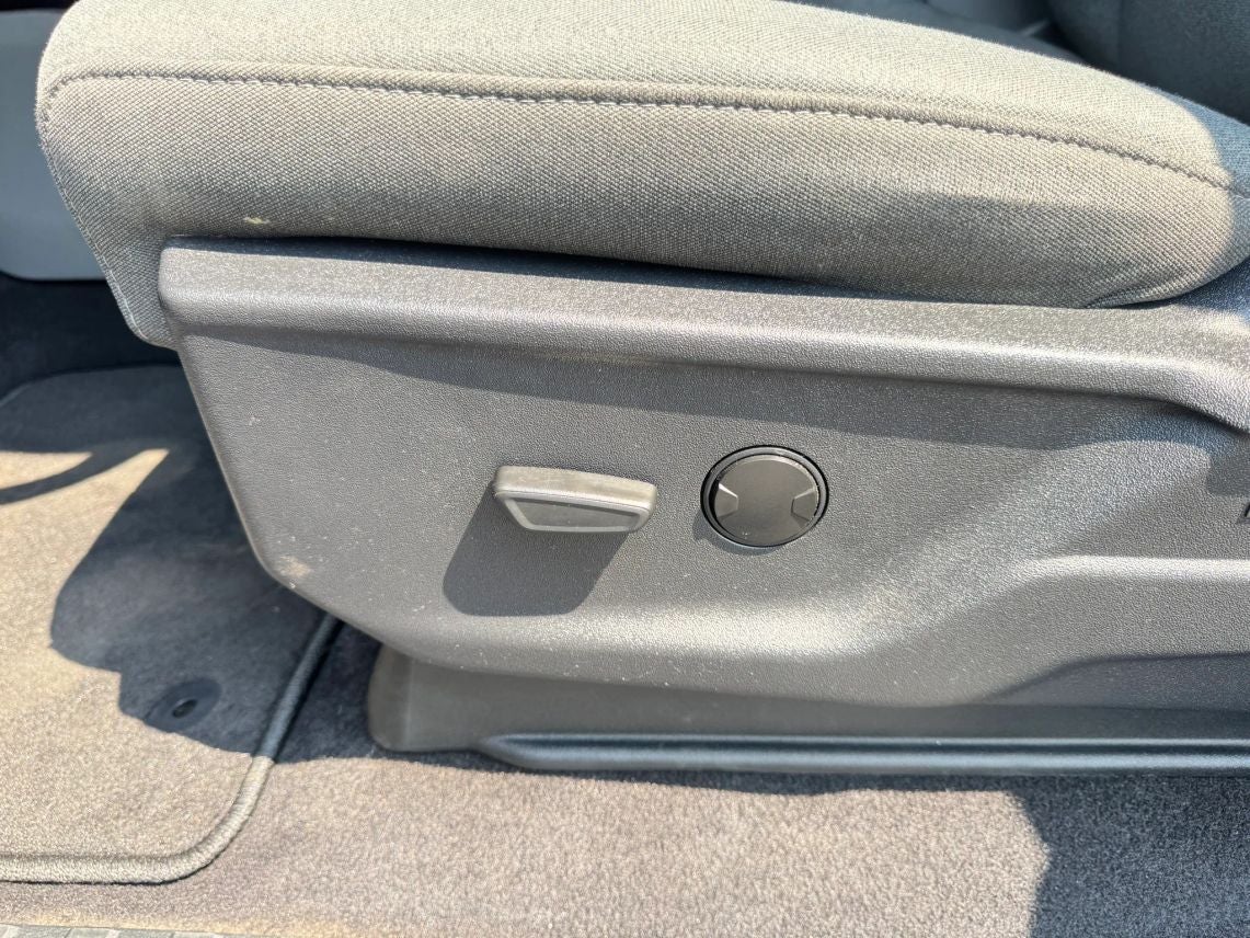2023 Ford F150 Lightning XLT Pickup 4D 5 1/2 ft