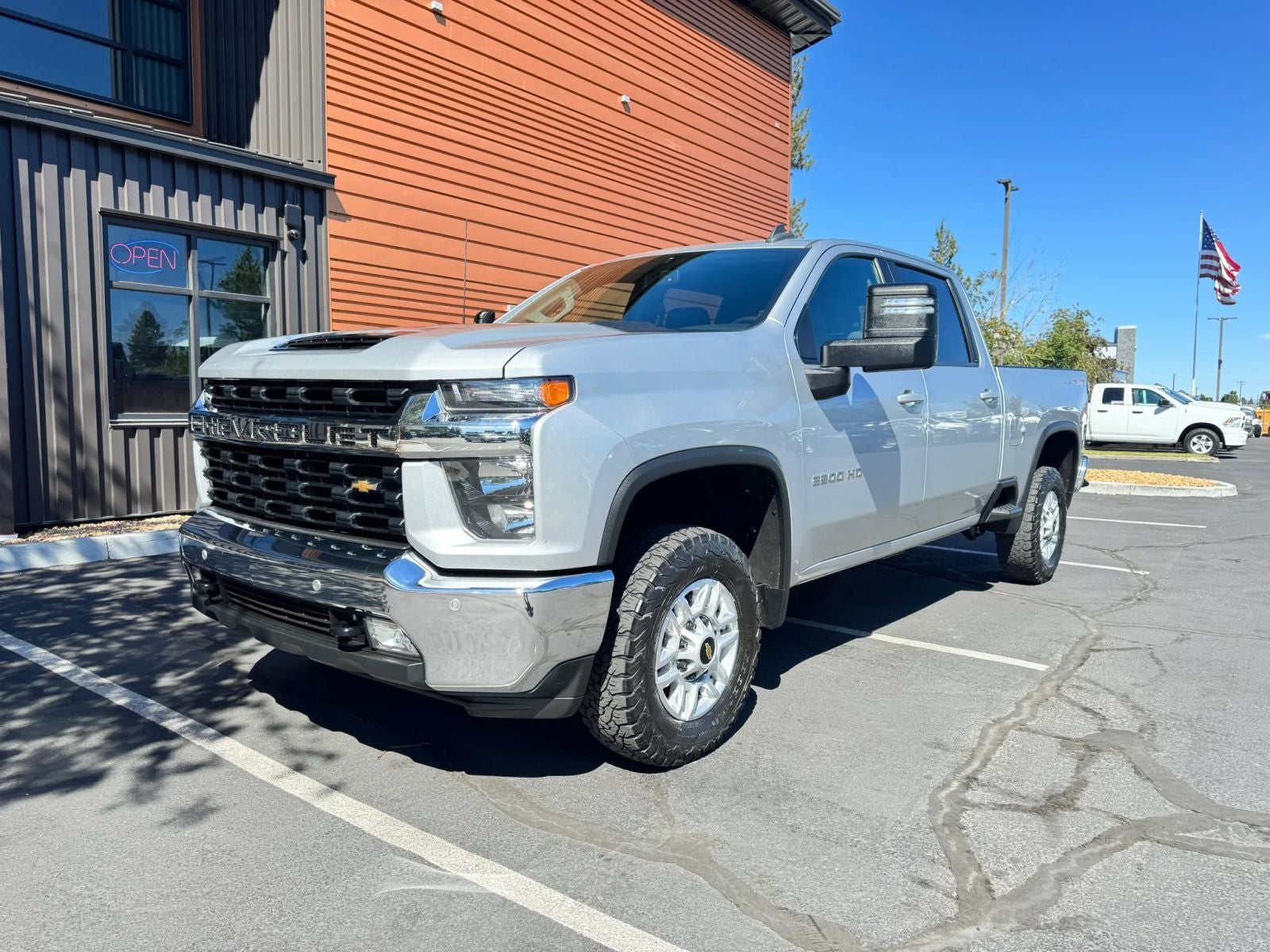 2022 Chevrolet Silverado HD LT 4WD Crew Cab Standard Box's photo