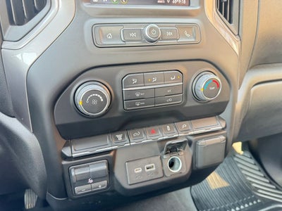 2022 Chevrolet Silverado 2500 HD Double Cab Custom Pickup 4D 8 ft