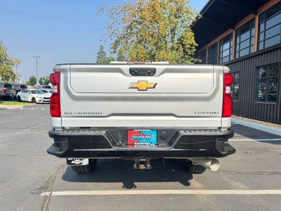 2022 Chevrolet Silverado 2500 HD Double Cab Custom Pickup 4D 8 ft