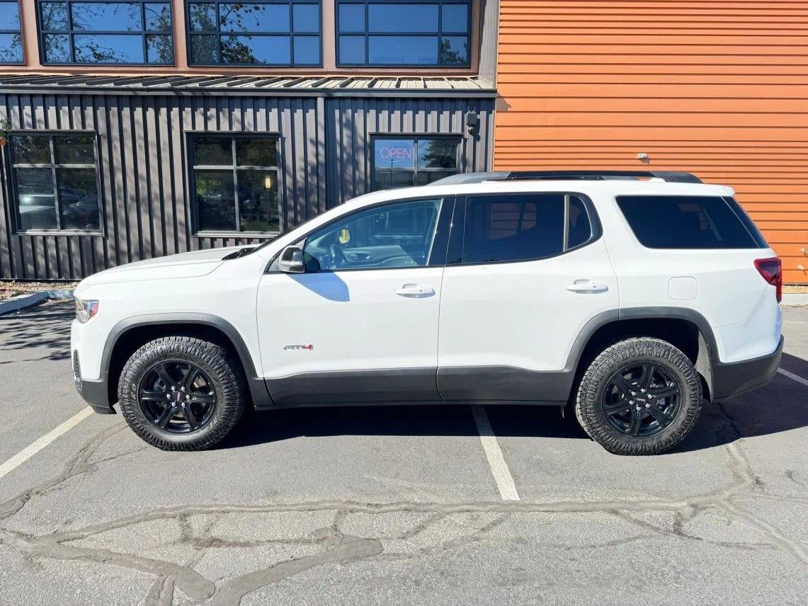 2023 GMC Acadia AT4