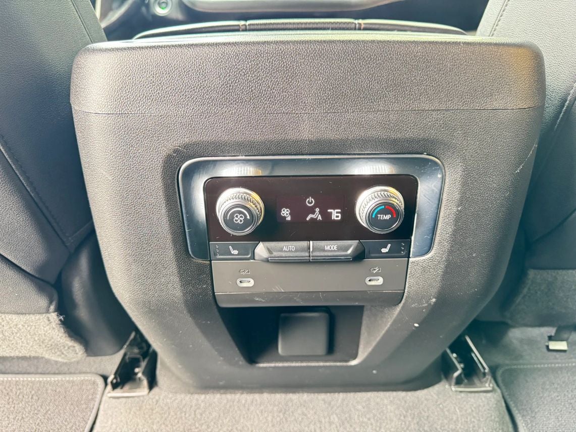 2022 GMC Yukon AT4 Sport Utility 4D
