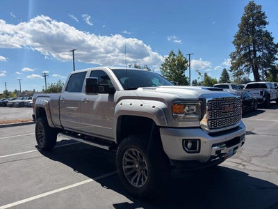 2019 GMC Sierra 2500 HD Crew Cab Denali Pickup 4D 6 1/2 ft