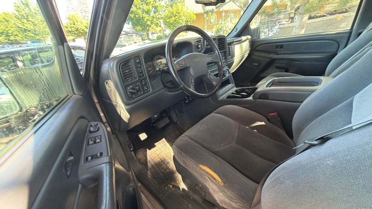 2005 GMC Sierra 2500 HD Extended Cab SLE Pickup 4D 8 ft