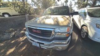 2005 GMC Sierra 2500 HD Extended Cab SLE Pickup 4D 8 ft