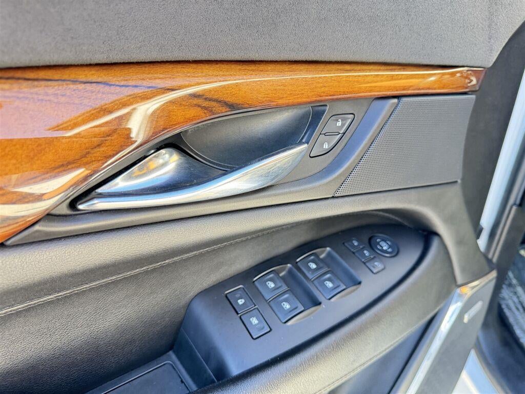 2016 Cadillac Escalade Luxury Collection