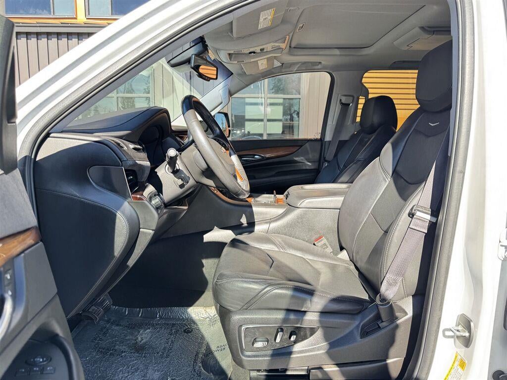 2016 Cadillac Escalade Luxury Collection