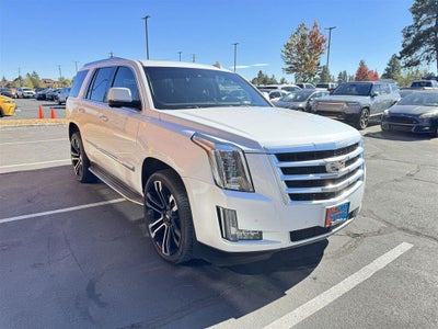 2016 Cadillac Escalade Luxury Collection