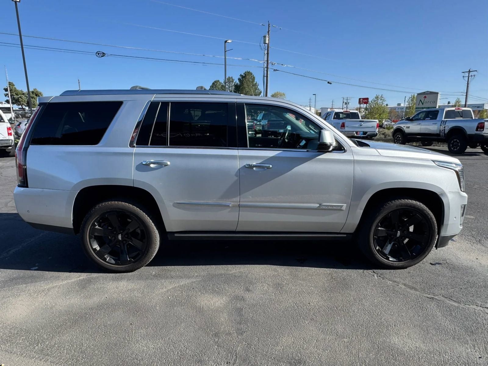 2018 Cadillac Escalade Premium Luxury