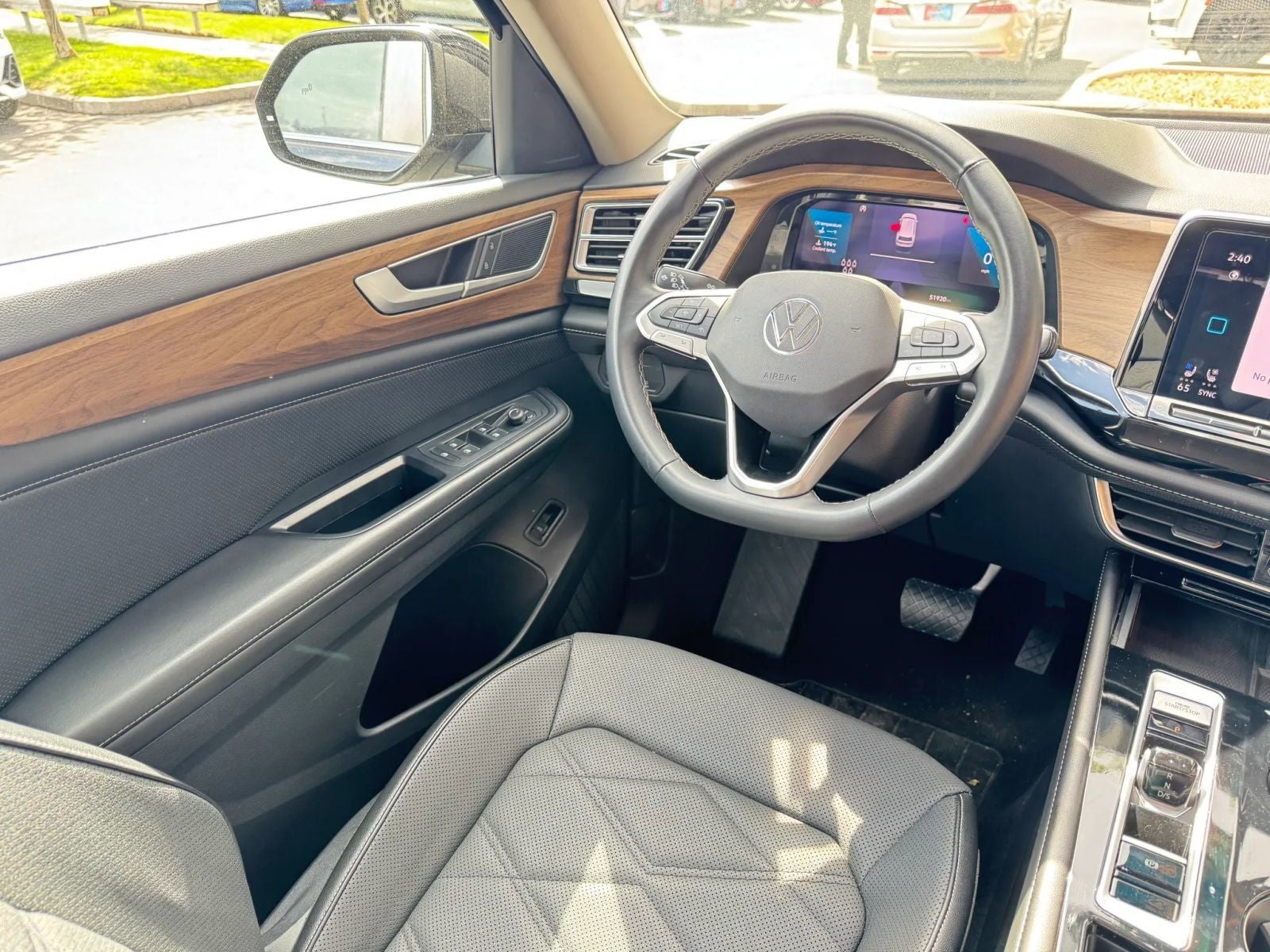 2024 Volkswagen Atlas 2.0T SE w/Technology