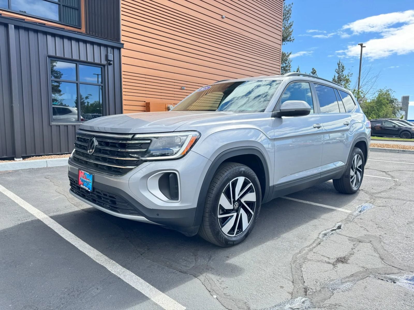 2025 Volkswagen Atlas 2.0T SE w/Technology