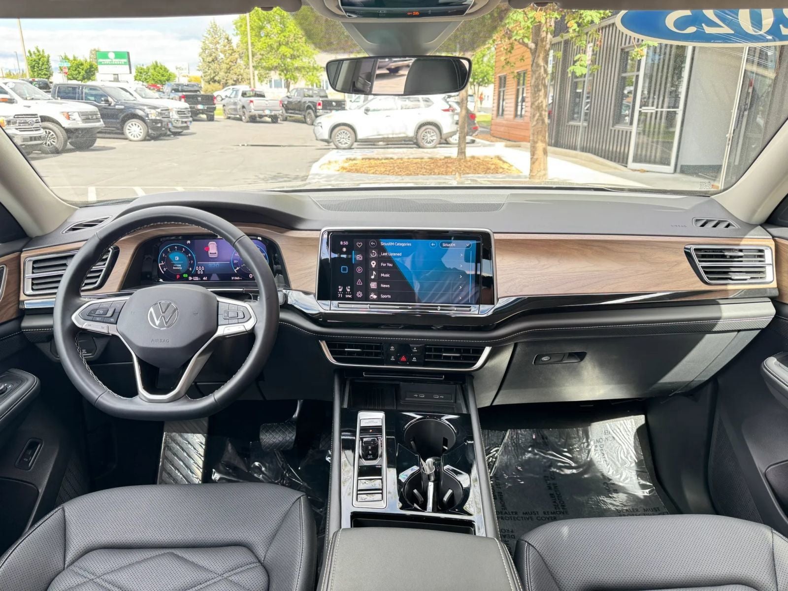 2025 Volkswagen Atlas 2.0T SE w/Technology