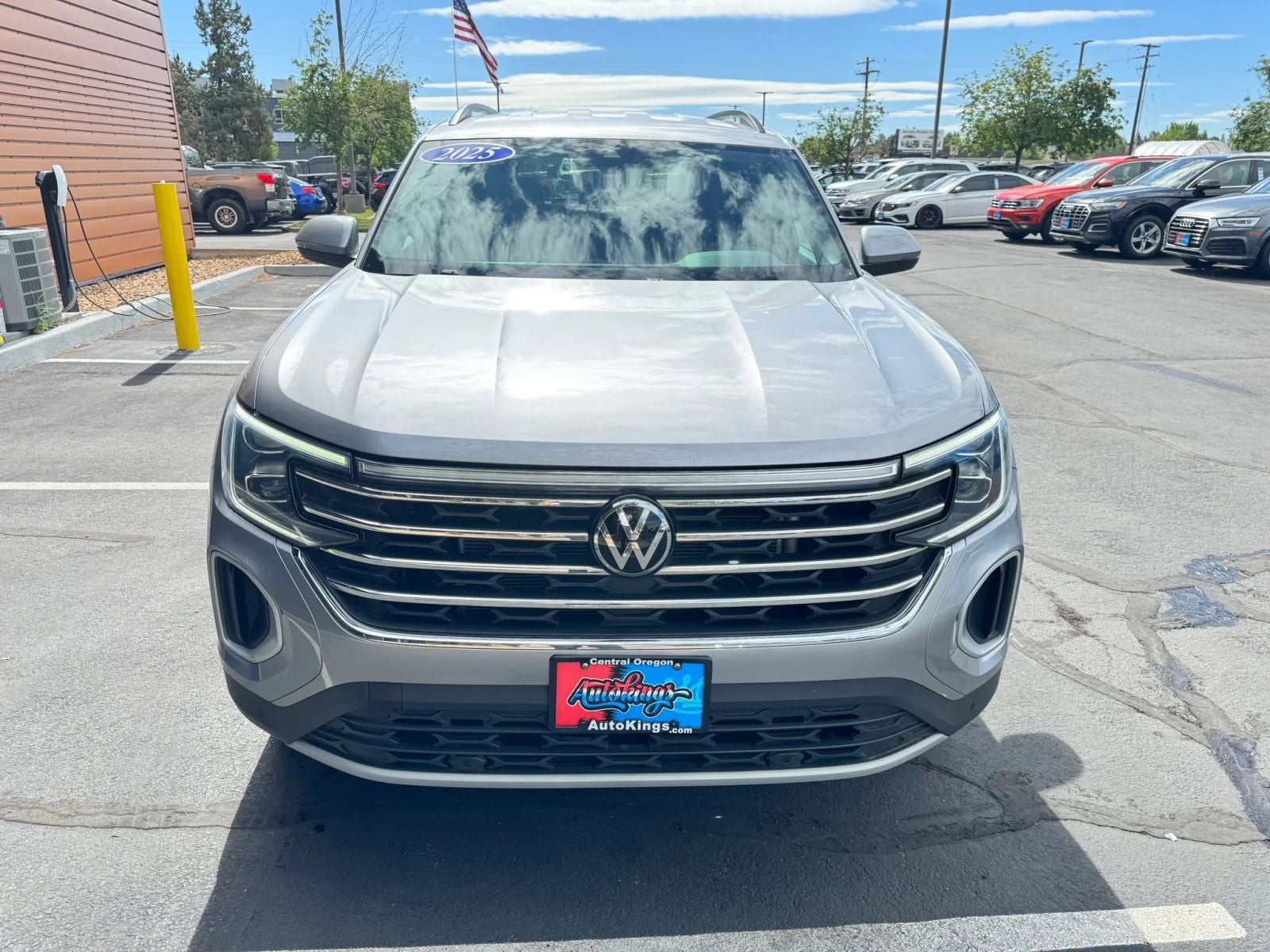 2025 Volkswagen Atlas 2.0T SE w/Technology
