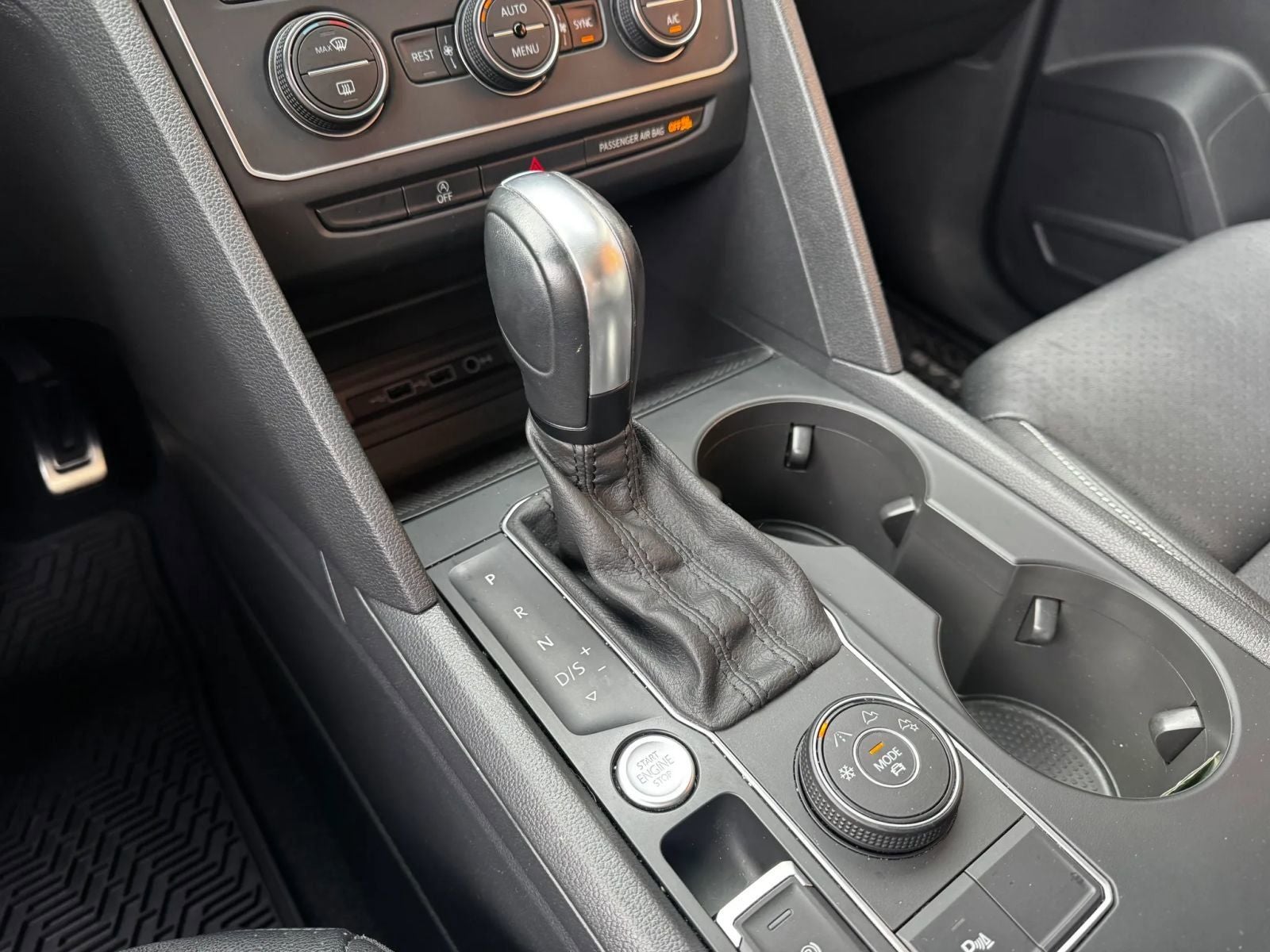 2021 Volkswagen Atlas 3.6L V6 SE w/Technology R-Line