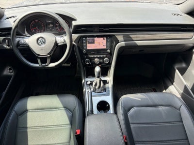 2022 Volkswagen Passat 2.0T R-Line