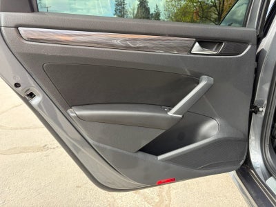 2022 Volkswagen Passat 2.0T R-Line