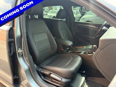 2022 Volkswagen Passat 2.0T R-Line