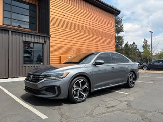 2022 Volkswagen Passat 2.0T R-Line