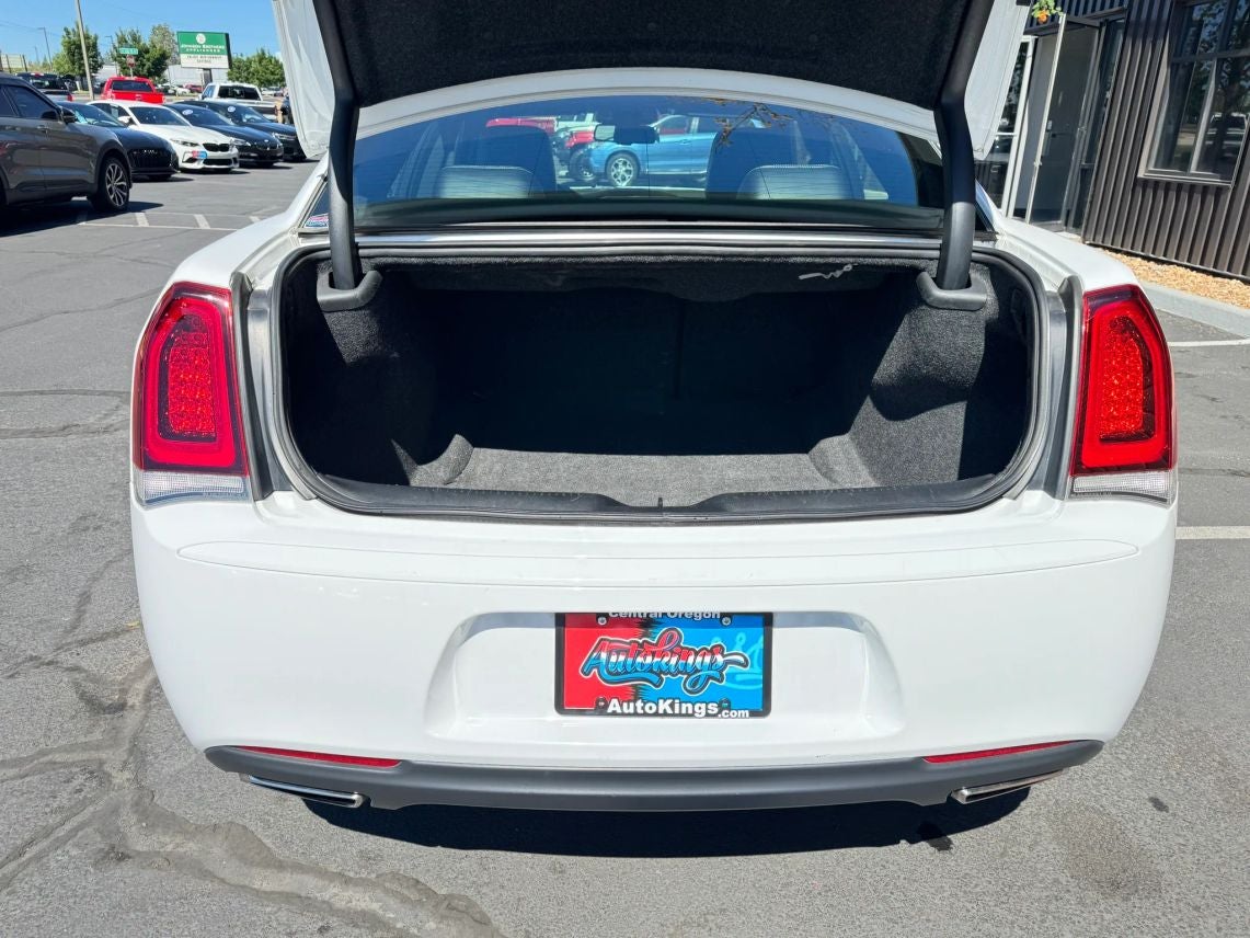 2019 Chrysler 300 300S Sedan 4D
