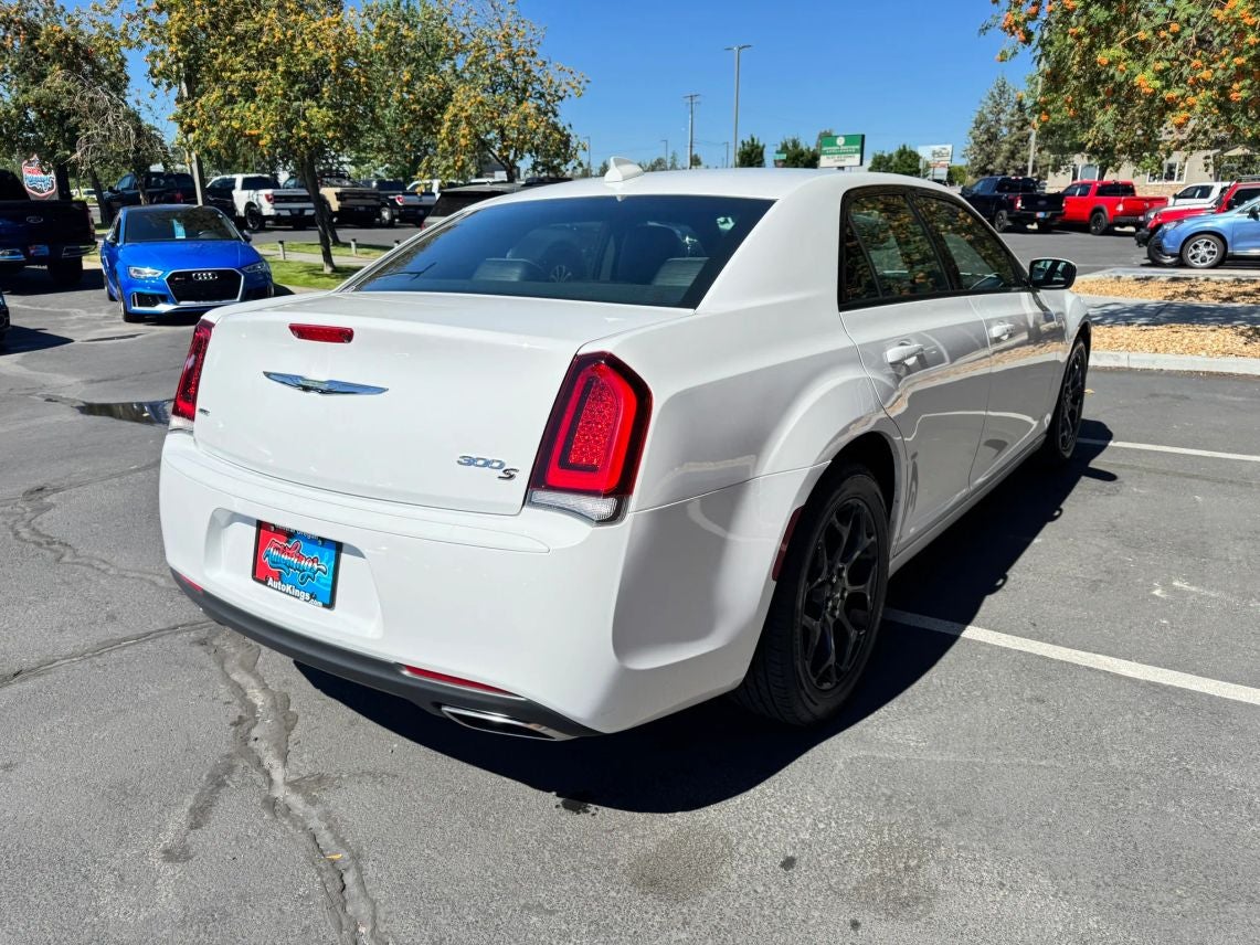 2019 Chrysler 300 300S Sedan 4D