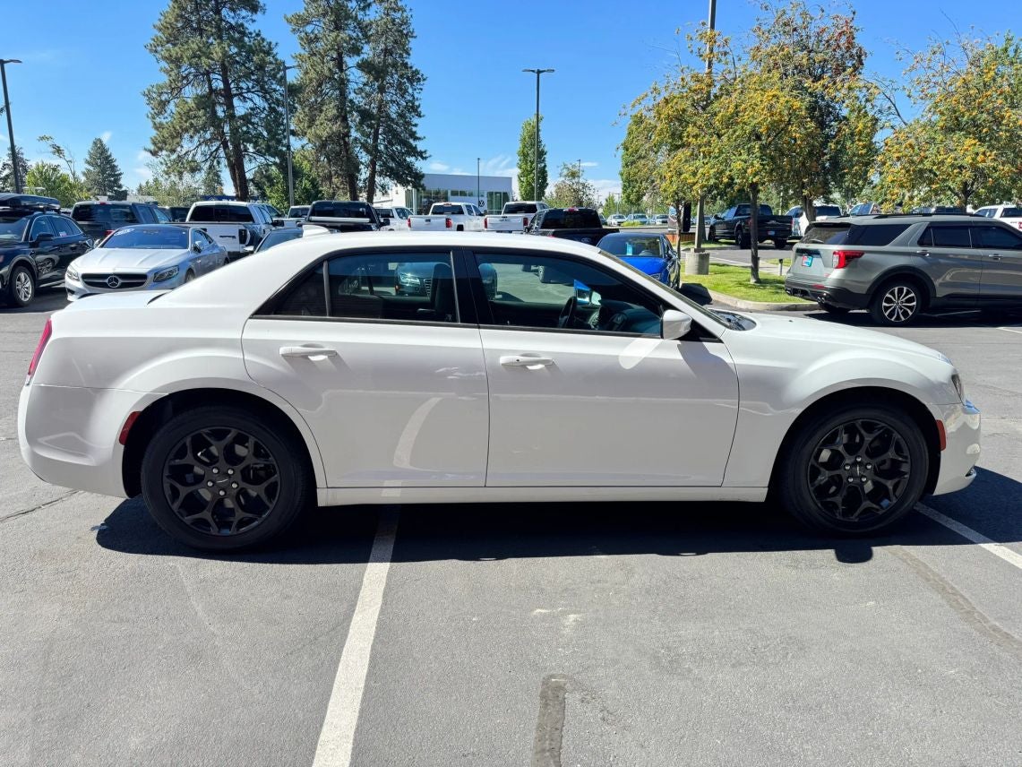 2019 Chrysler 300 300S Sedan 4D