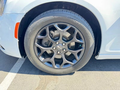 2019 Chrysler 300 300S Sedan 4D