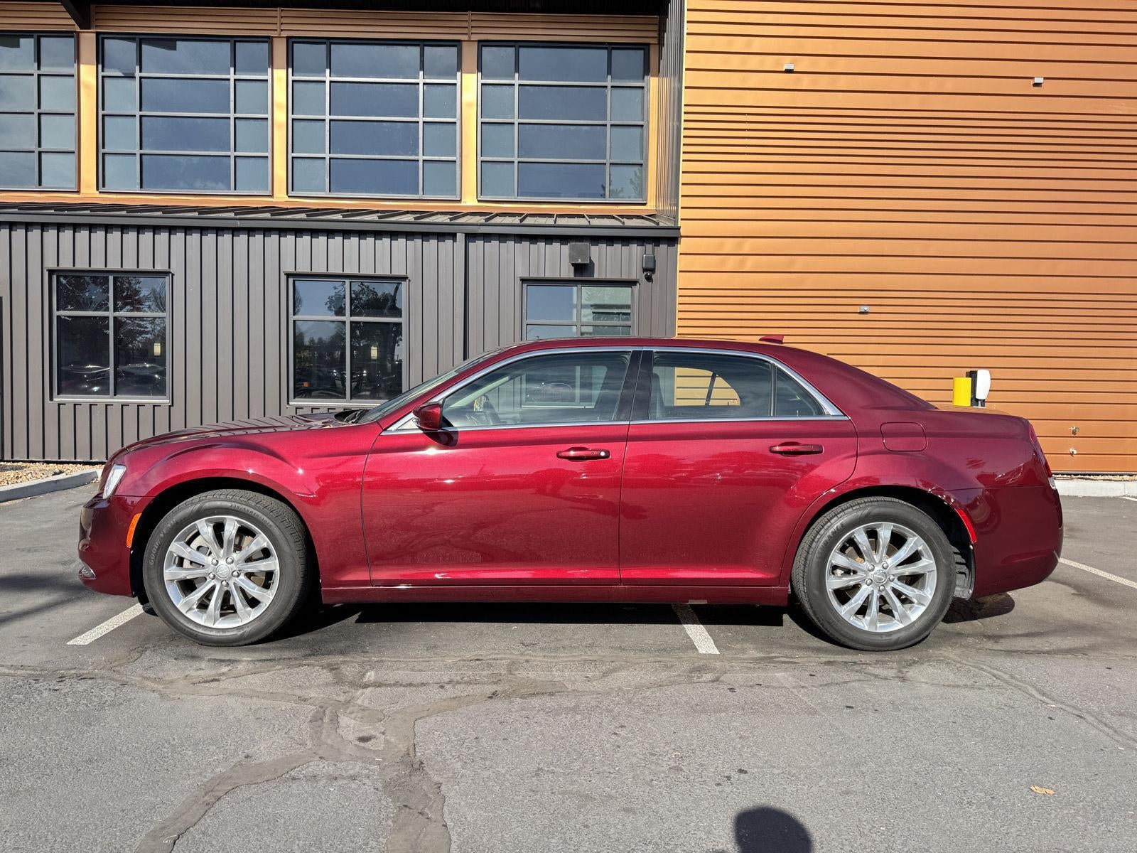 2020 Chrysler 300 Touring L