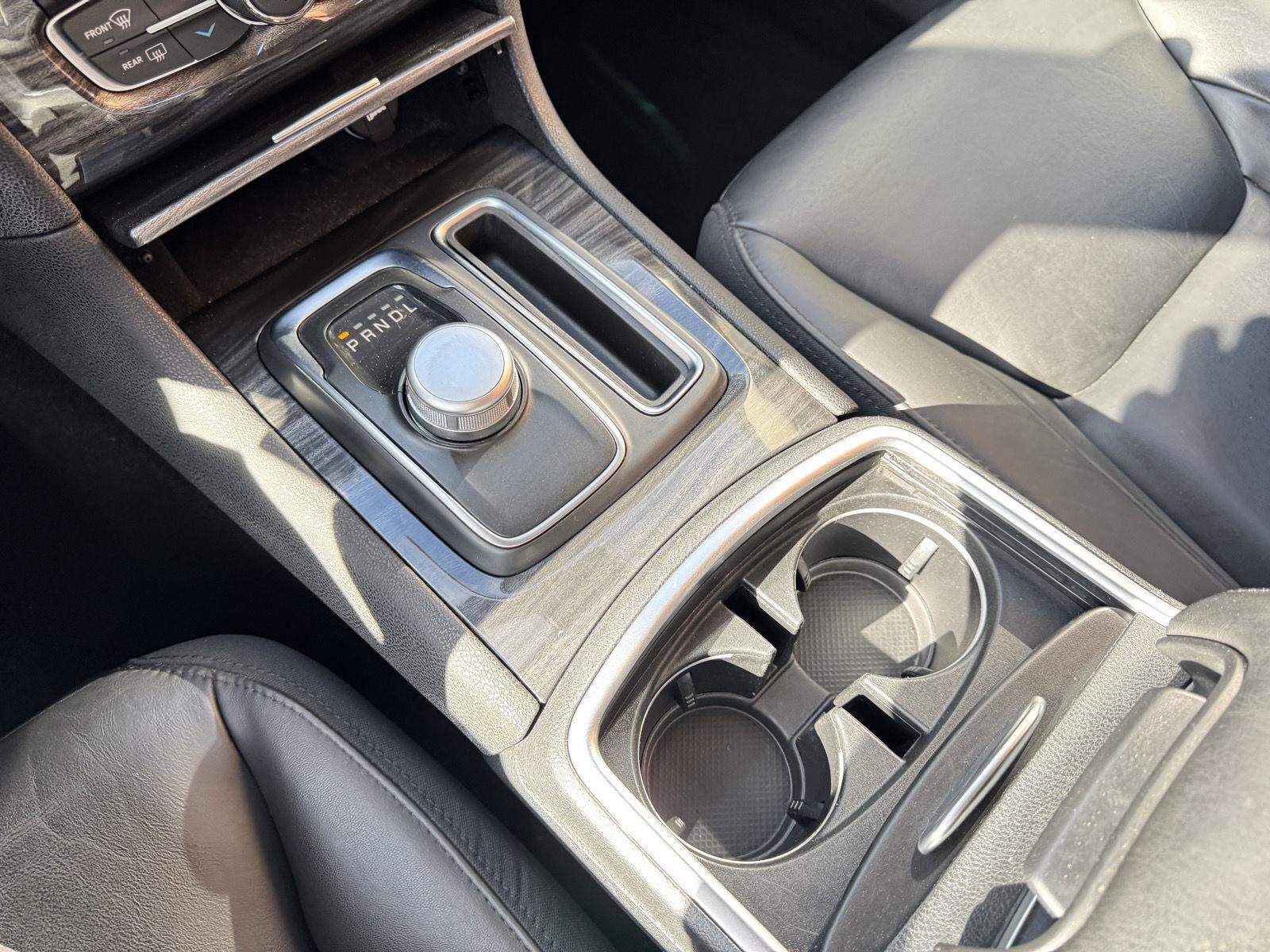 2020 Chrysler 300 Touring L