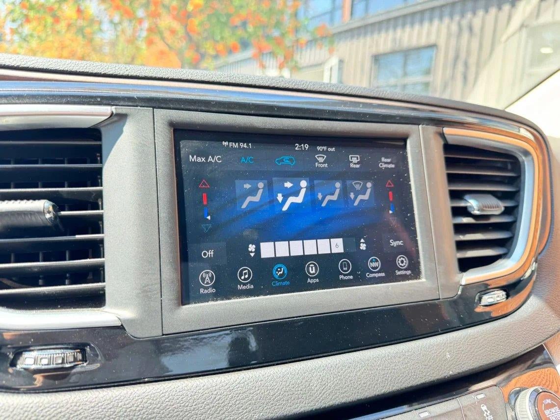 2021 Chrysler Voyager LXI