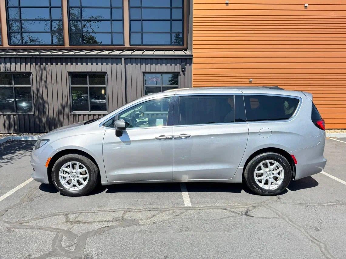 2021 Chrysler Voyager LXI